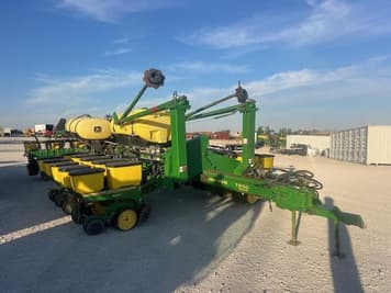 Main image John Deere 7200